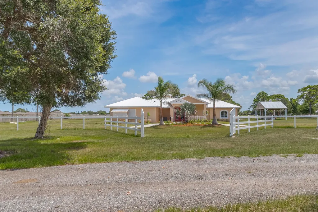 4715 Blossom Ridge Place Grant FL 32949
