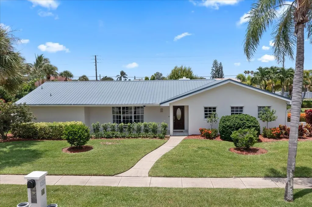 1902 Cedar Lane Melbourne Beach FL 32951