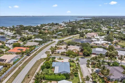 1902 Cedar Lane Melbourne Beach FL 32951