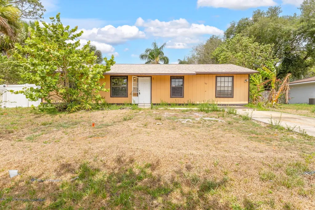 682 De Groodt Road SW Palm Bay FL 32908