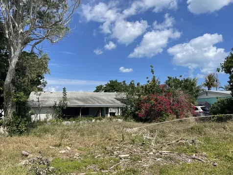 201 NE 3rd Street Satellite Beach FL 32937