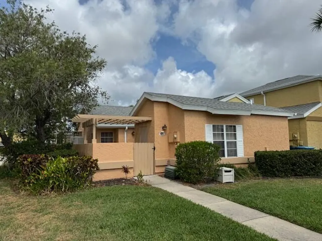 1465 Malibu Circle NE Palm Bay FL 32905