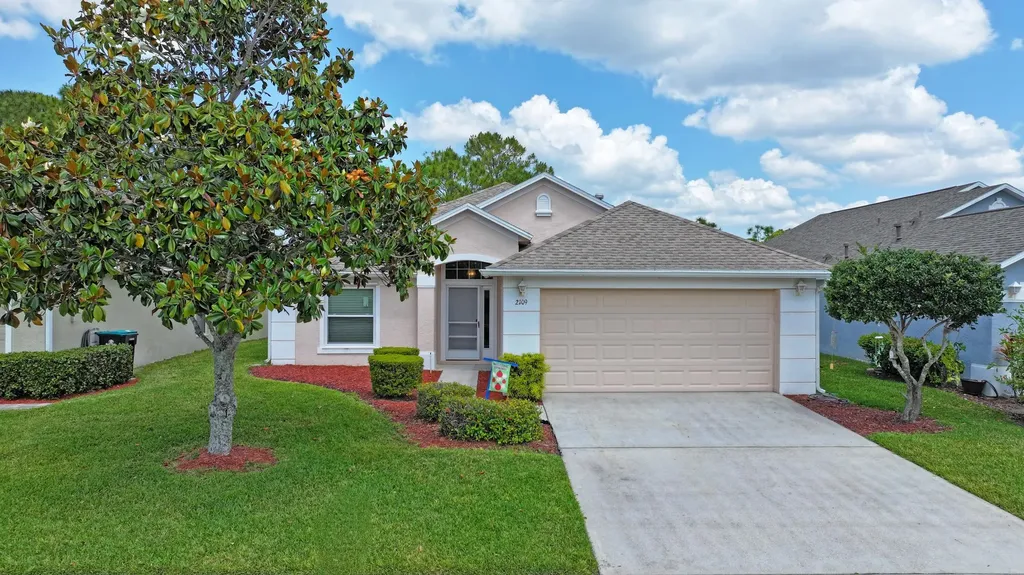 2109 Chinaberry Circle SE Palm Bay FL 32909