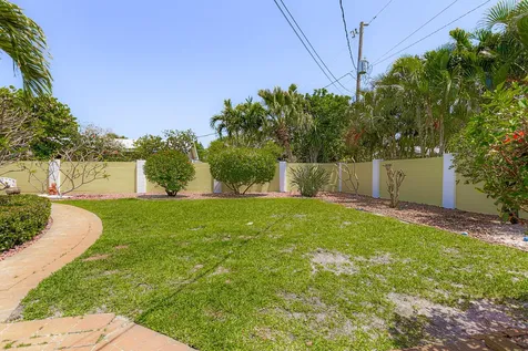 499 Glenwood Avenue Satellite Beach FL 32937
