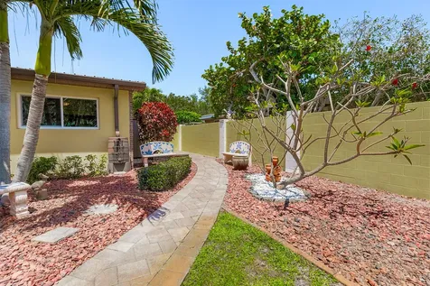 499 Glenwood Avenue Satellite Beach FL 32937