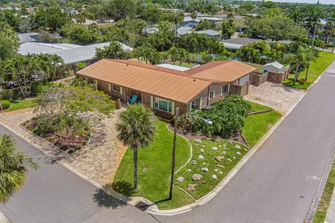 499 Glenwood Avenue Satellite Beach FL 32937