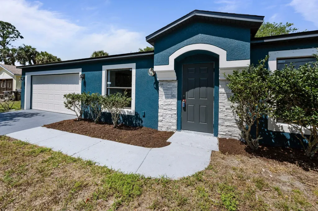 800 Hartsdale Avenue SW Palm Bay FL 32908