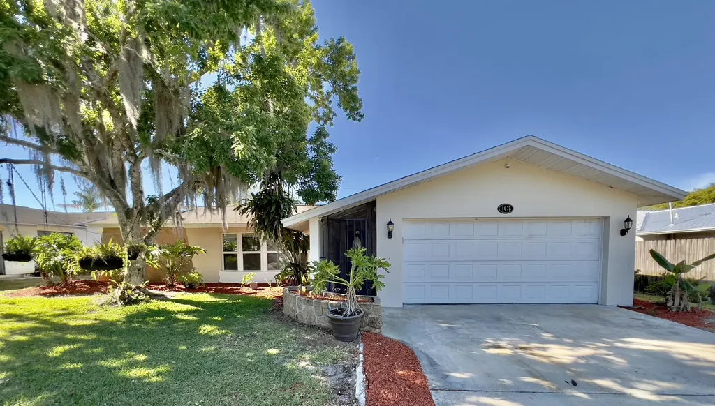4075 Lakeview Hills Avenue Titusville FL 32796