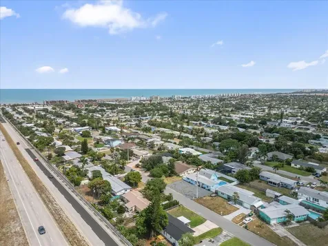241 NE 3rd Street Satellite Beach FL 32937