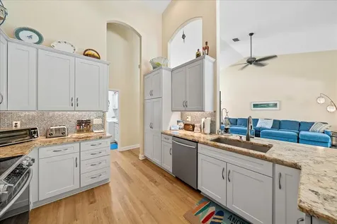 142 Cambridge Court Indialantic FL 32903