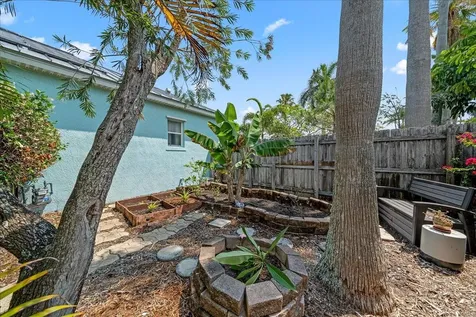 142 Cambridge Court Indialantic FL 32903