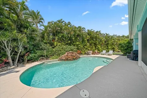 142 Cambridge Court Indialantic FL 32903
