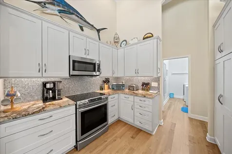 142 Cambridge Court Indialantic FL 32903