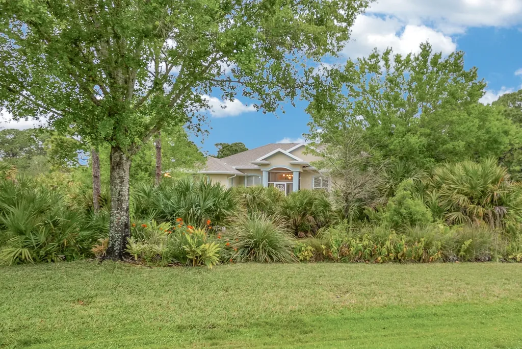 5649 Cypress Creek Drive Grant FL 32949