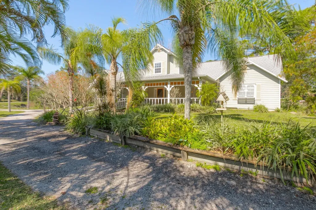 5670 Brabrook Avenue Grant FL 32949