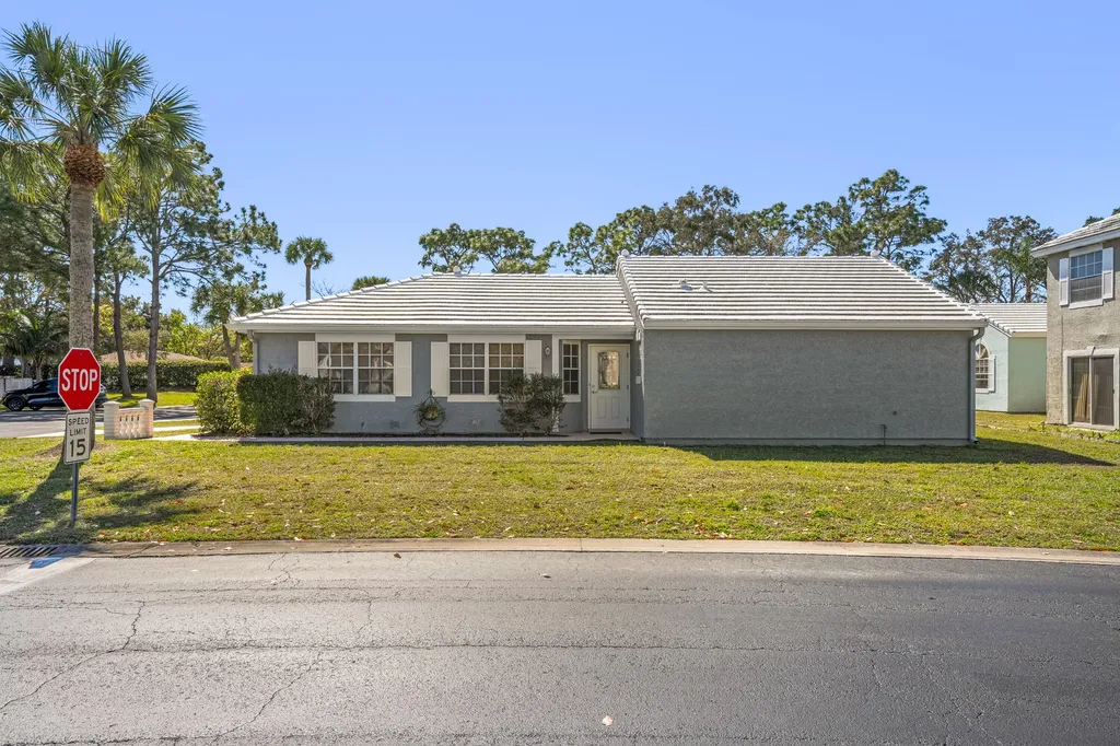 2006 Bluestem Circle NE Palm Bay FL 32905