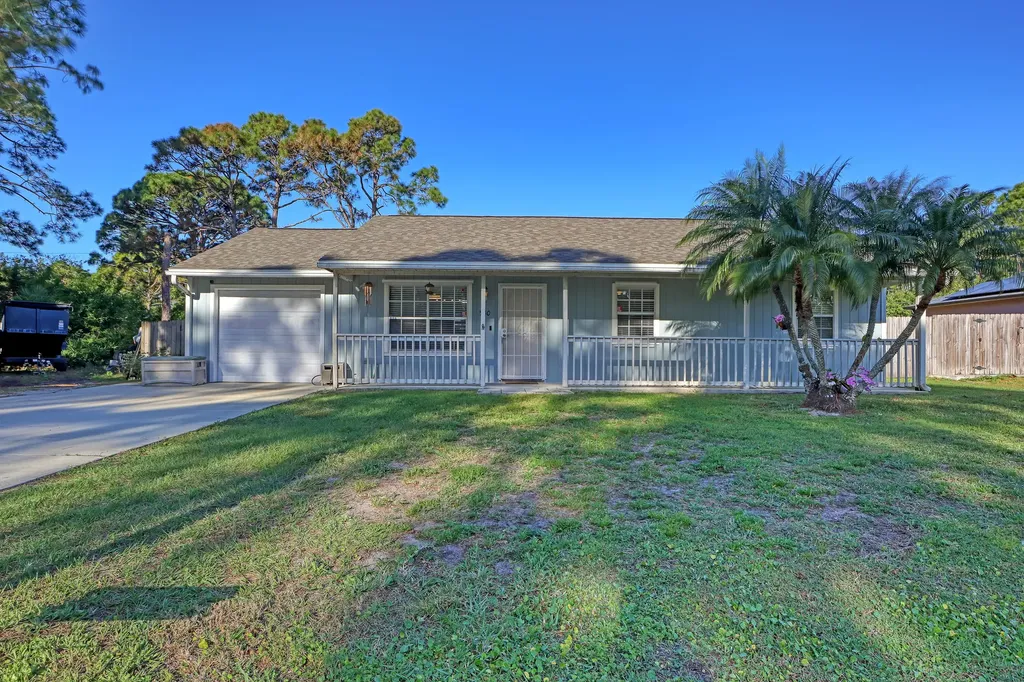 950 Garlenda Avenue SW Palm Bay FL 32908