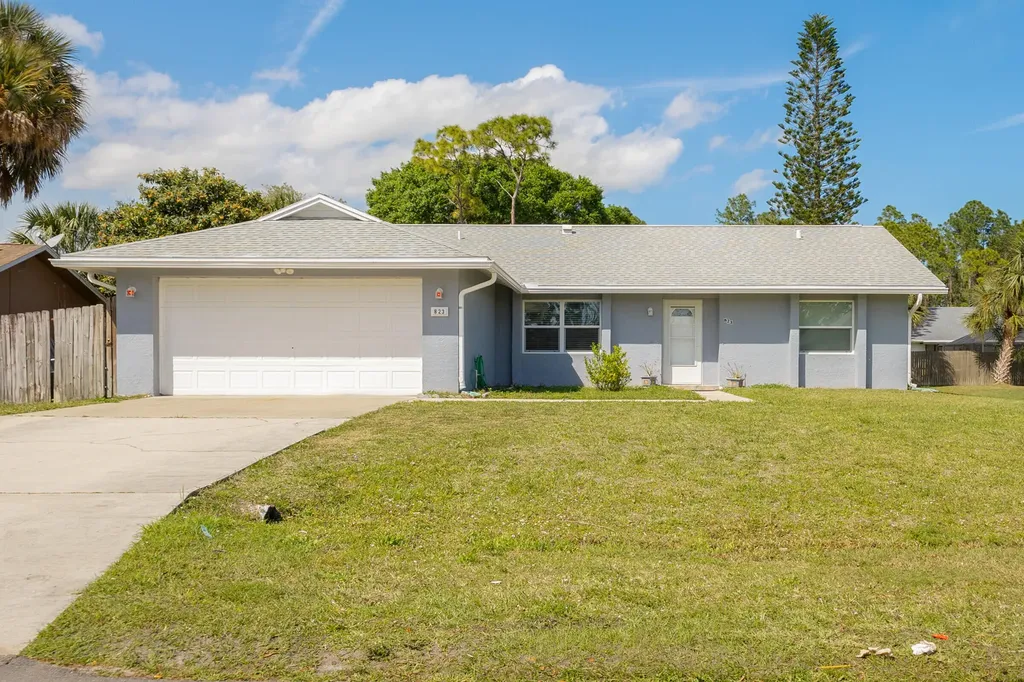 823 Beacon Street NW Palm Bay FL 32907