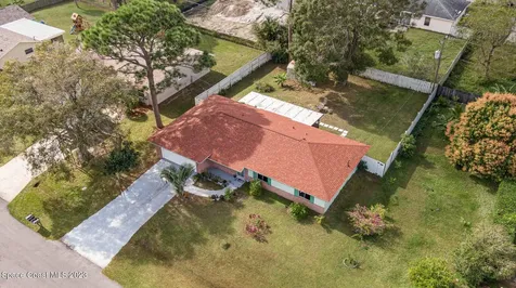 850 Gera Avenue NW Palm Bay FL 32907
