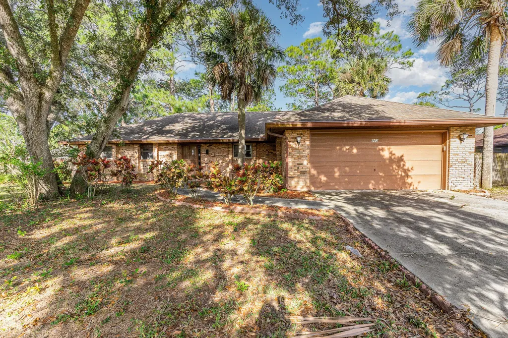 885 Hawser Street NE Palm Bay FL 32907