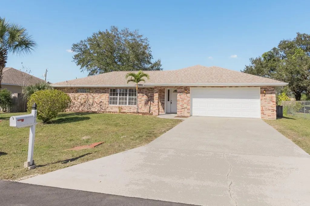 701 Fernandina Street NW Palm Bay FL 32907
