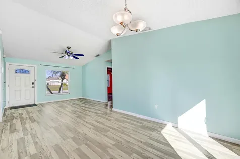 537 Tropicaire Avenue SW Palm Bay FL 32908