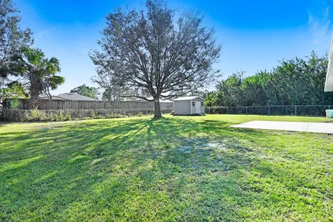 537 Tropicaire Avenue SW Palm Bay FL 32908