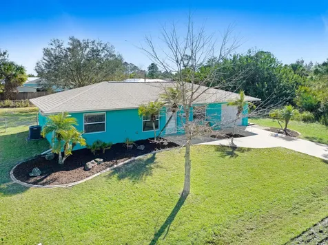 537 Tropicaire Avenue SW Palm Bay FL 32908