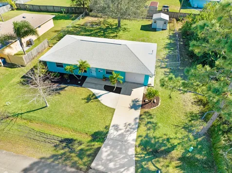 537 Tropicaire Avenue SW Palm Bay FL 32908
