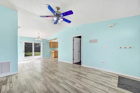 537 Tropicaire Avenue SW Palm Bay FL 32908