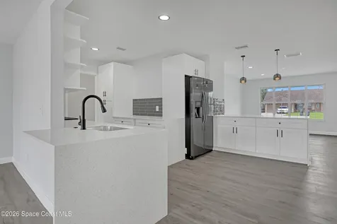 2010 Algeria Street NE Palm Bay FL 32905
