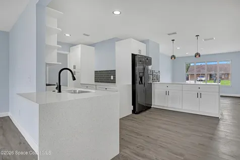 2010 Algeria Street NE Palm Bay FL 32905