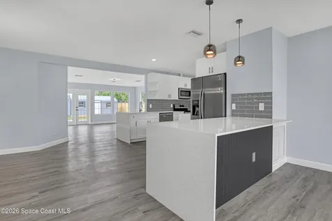 2010 Algeria Street NE Palm Bay FL 32905