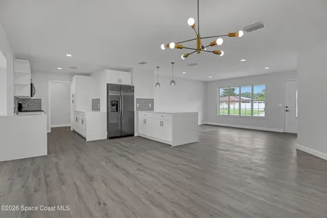 2010 Algeria Street NE Palm Bay FL 32905