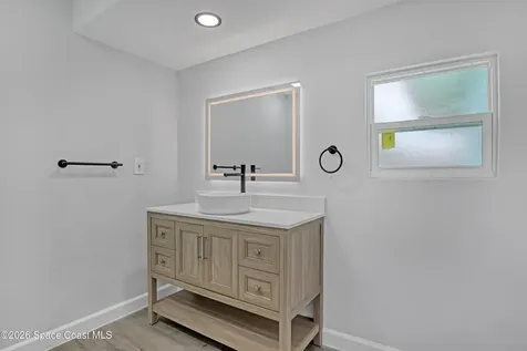 2010 Algeria Street NE Palm Bay FL 32905