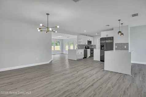 2010 Algeria Street NE Palm Bay FL 32905