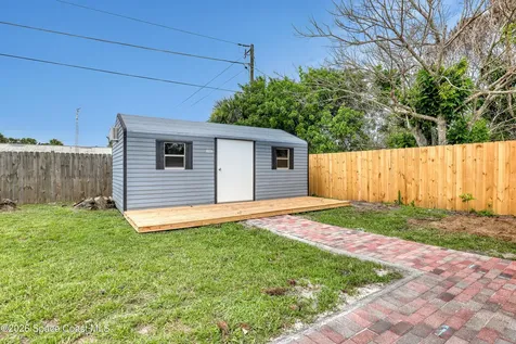 2010 Algeria Street NE Palm Bay FL 32905