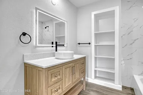 2010 Algeria Street NE Palm Bay FL 32905