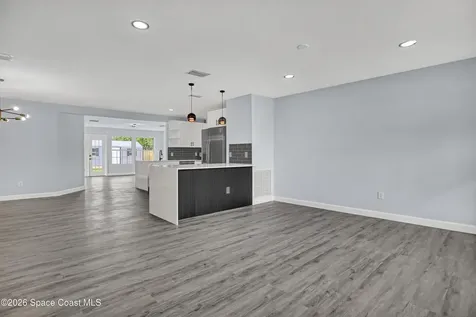 2010 Algeria Street NE Palm Bay FL 32905