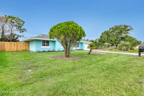 2010 Algeria Street NE Palm Bay FL 32905