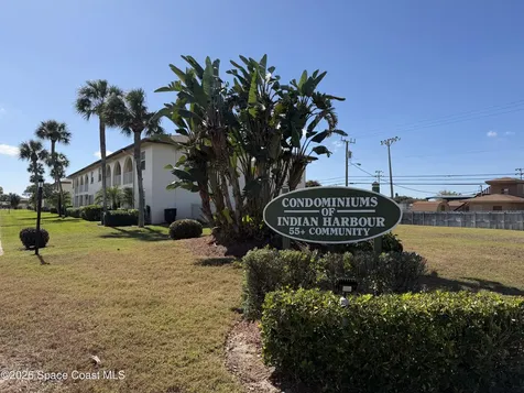 1047 Small Court Indian Harbour Beach FL 32937