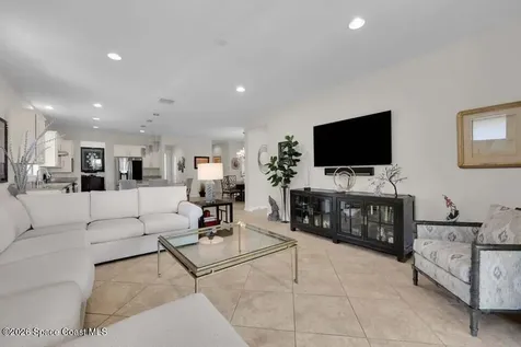 5040 Pendelton Square Vero Beach FL 32967