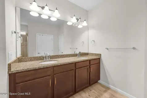 5040 Pendelton Square Vero Beach FL 32967