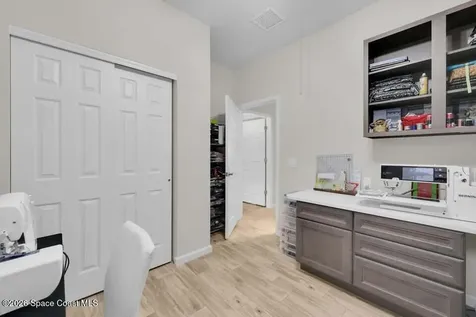 5040 Pendelton Square Vero Beach FL 32967