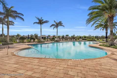 5040 Pendelton Square Vero Beach FL 32967