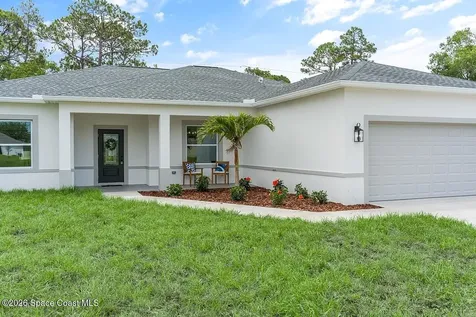8216 104th Court Vero Beach FL 32967