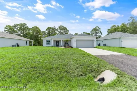 8216 104th Court Vero Beach FL 32967