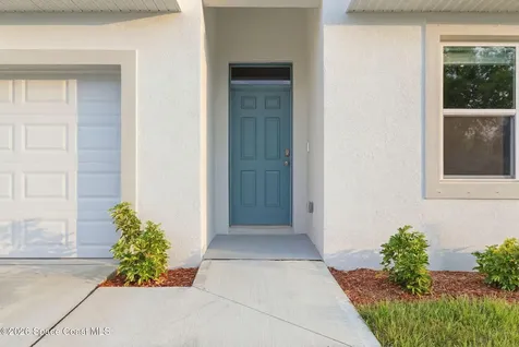 673 Bremerhaven Street NW Palm Bay FL 32907