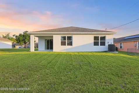 673 Bremerhaven Street NW Palm Bay FL 32907