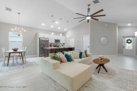 8226 104th Court Vero Beach FL 32967